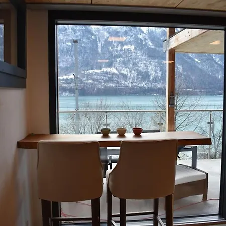 Lina - Lakeview Living Near Interlaken * Niederried bei Interlaken