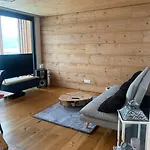 Lina - Lakeview Living Near Interlaken