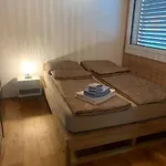 Apartment Lina - Lakeview Living Near Interlaken *